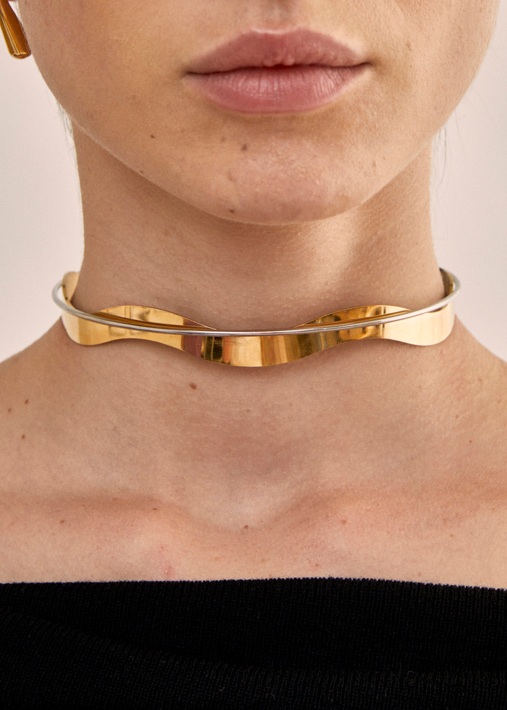 RIGID CHOKER NECKLACE GOLD – Nalì - Main Image