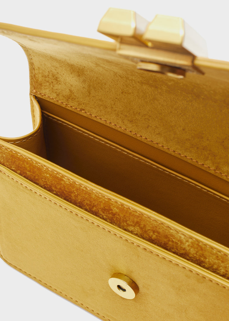 Moda Inverno 2025: I Vestiti In Velluto Che Faranno Tendenza - Foto 11